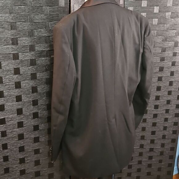 Men's Classic Black Tux Blazer Size 42R - Picture 9 of 13